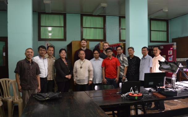 Back row (l-r): Adrian Hermann (project leader), Philipp Kuster (research assistant). Front row (l-r) Dignitaries from the St. Andrew’s Theological Seminary, the Iglesias Filipina Independiente, and the University of Santo Tomas as well as the EAP team Emyrrh Brecio Y. De Jesus (digitisation assistant, 6th from left) and Ace Lawrence Antazo (digitisation assistant, 7th from left)
